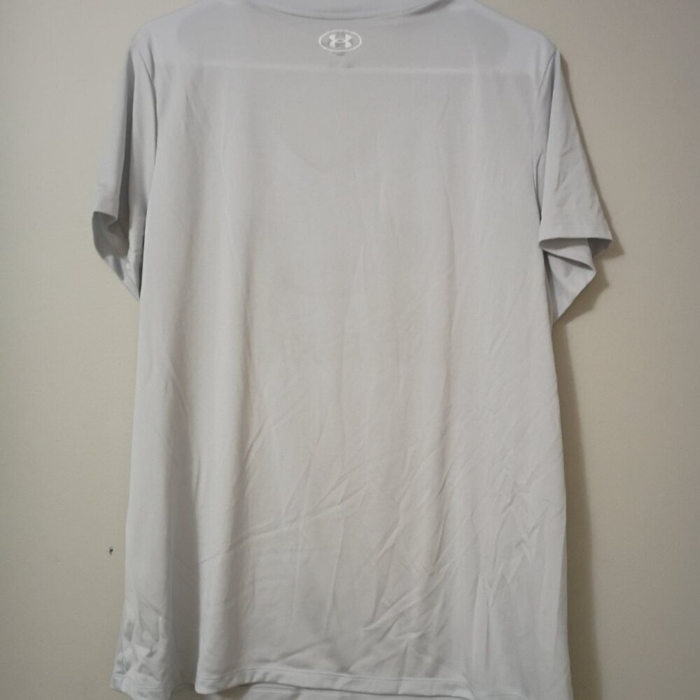 Under Armour v-neck T-shirt - Picture 3 of 5